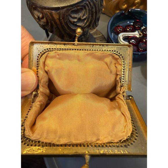 Whiting & Davis Gold Mesh Coin Purse Vintage Kiss Lock Change Purse Made USA - Picture 7 of 9